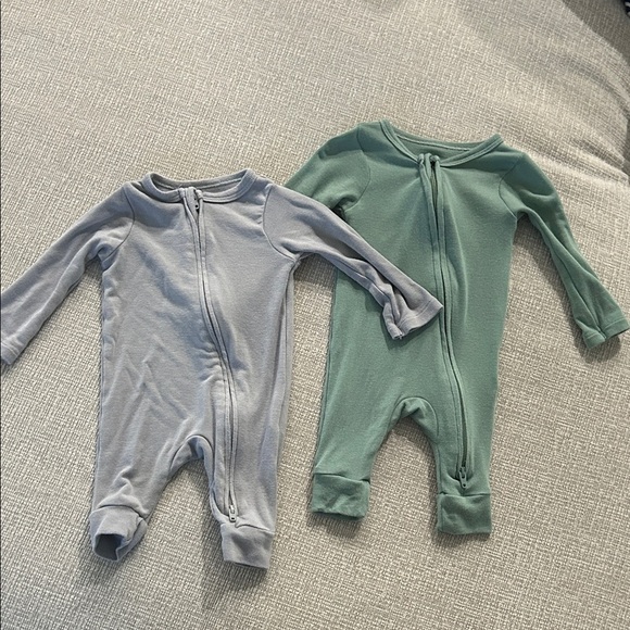 cloud island Other - Cloud Island Kids One Piece Footies - Gray and Green